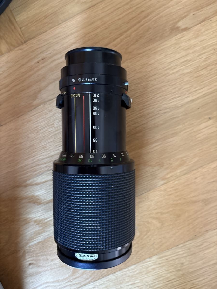 Konica Kamera: Konica camera with 3 lenses and case. – Gebraucht aus Zürich von Yanu01 3