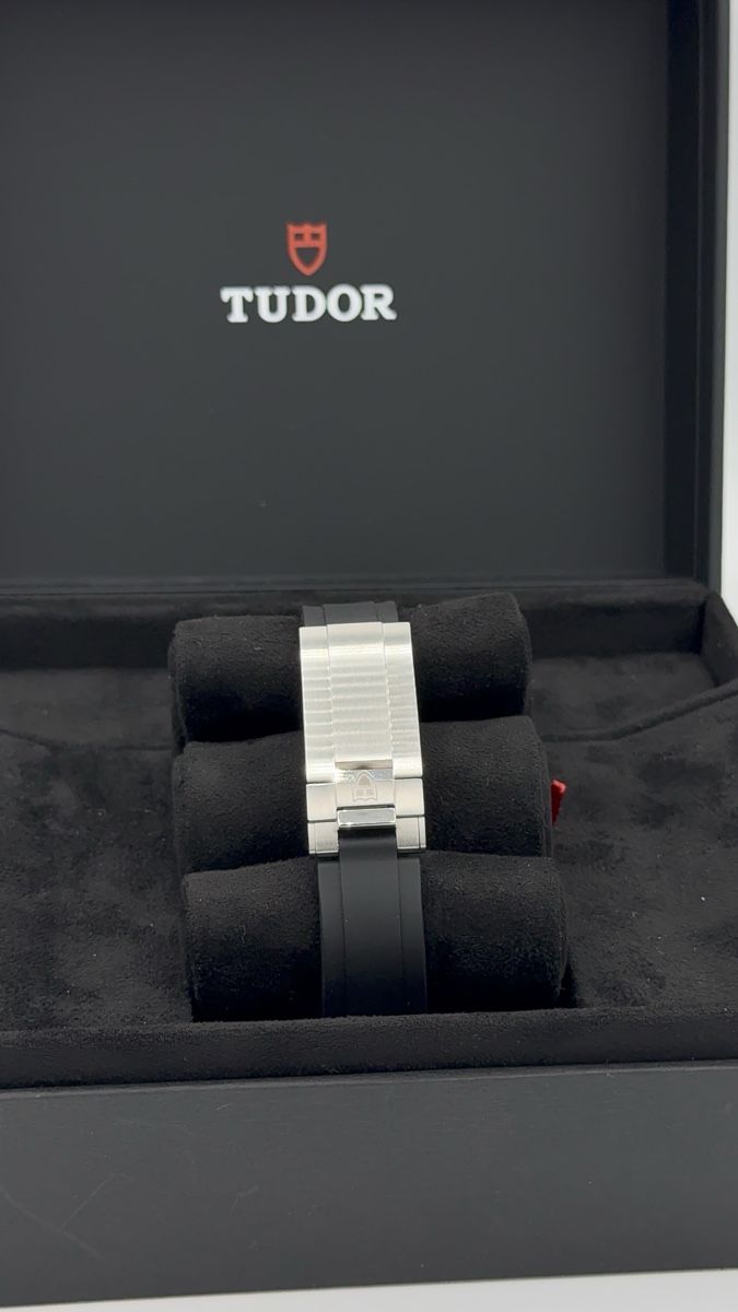 Bracciali & Braccialetti: Tudor Black , neuwertig, Top Zustand! – Nuovo (secondo la descrizione) da Effretikon venduto da LimmatGold 8