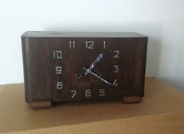 Antike Uhr