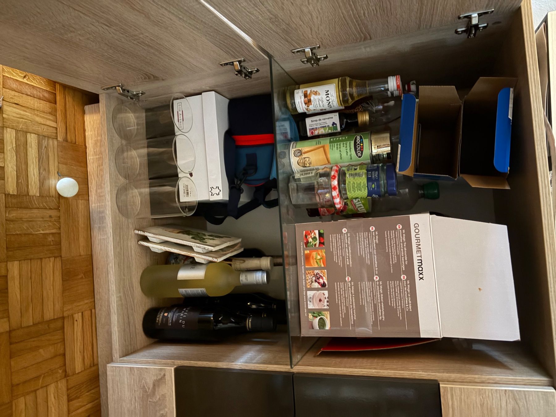 Kommoden: Vaisselier - commode - meuble de rangement – Gebraucht aus Cheseaux-Lausanne von cha_9xbc 1