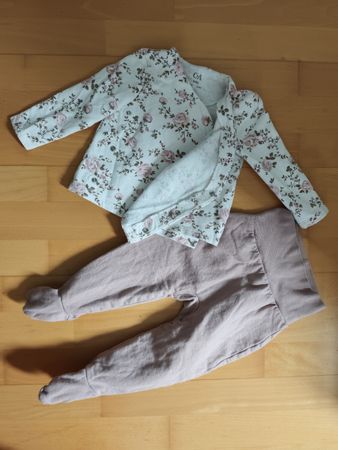 Schönes Baby Set C&A Jacke/Hose altrosa Grösse 74 wie neu