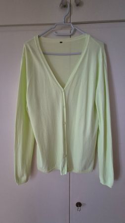 Gilet femme boutonné vert clair col en V état neuf