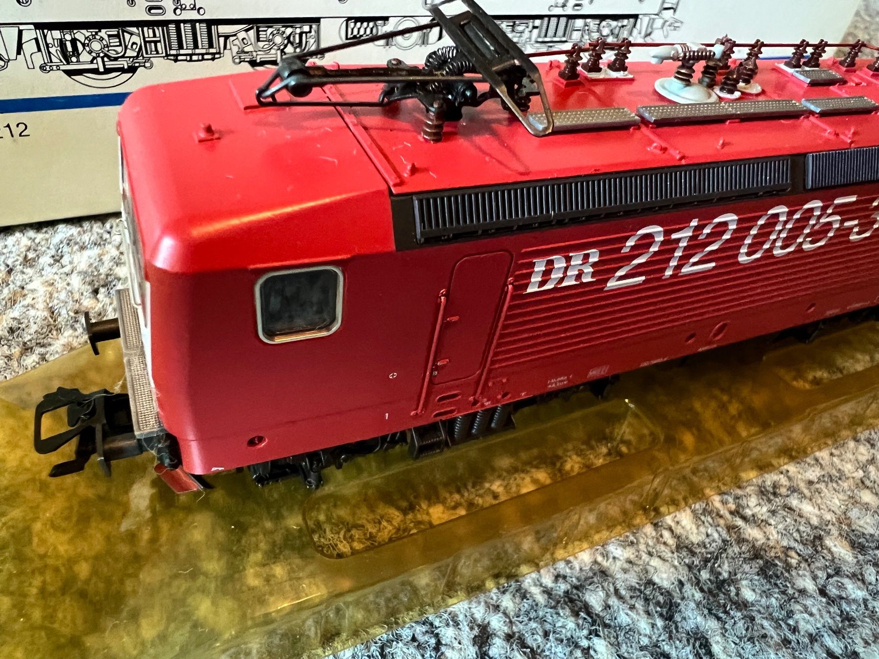 Märklin Modelleisenbahnen: Märklin 3442 BR212 DR Digital H0 – Neu (gemäss Beschreibung) aus Sion von noe_b5w8 2