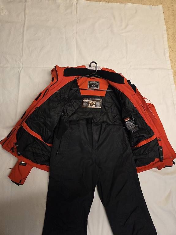 Completi & Tailleur: Ski Anzug – Usato da Granges-Paccot venduto da pri_t8ny