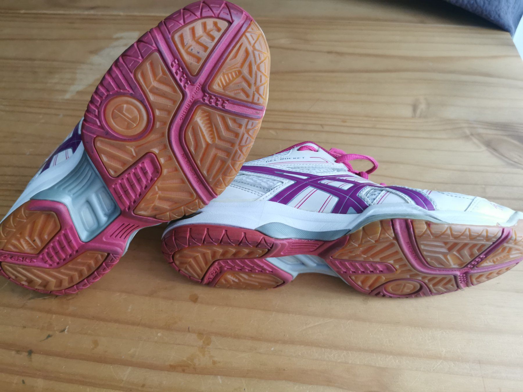 Asics Damenschuhe: Asics Gel, Grösse 39.5, B455N – Gebraucht aus Genève von GVMaam 1
