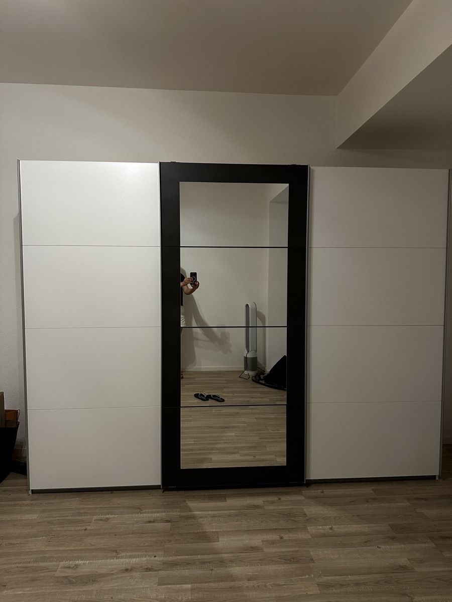 Armoires: Wardrobe  – D'occasion à Basel par tar_nq7c