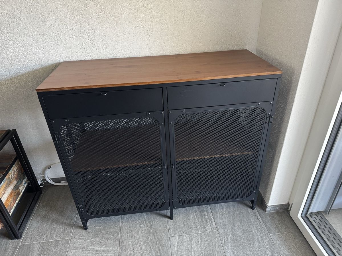 Ikea Cassettiere: IKEA FJÄLLBO Sideboard - Industrial – Usato da Männedorf venduto da lor_z8w2