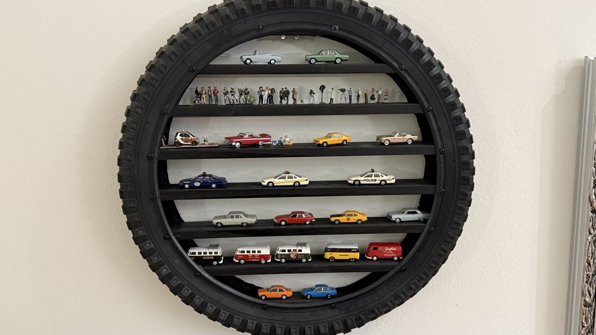 Modellautos: Modellautos und Figuren 1:87 – Gebraucht aus Basel von Zomeg