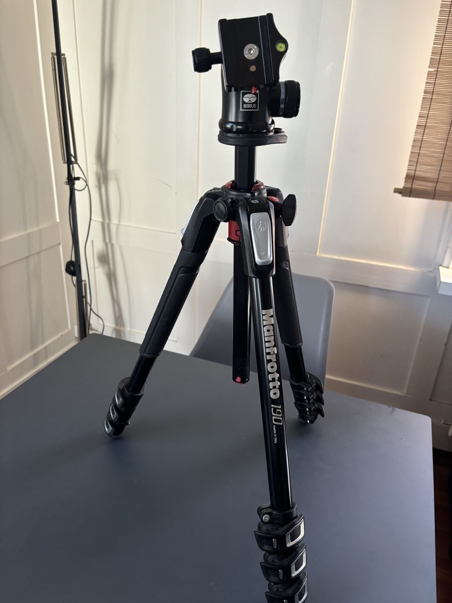 Manfrotto Altri Accessori: Manfrotto Kugeökopf Stativ – Usato da wädenswil venduto da vandalos