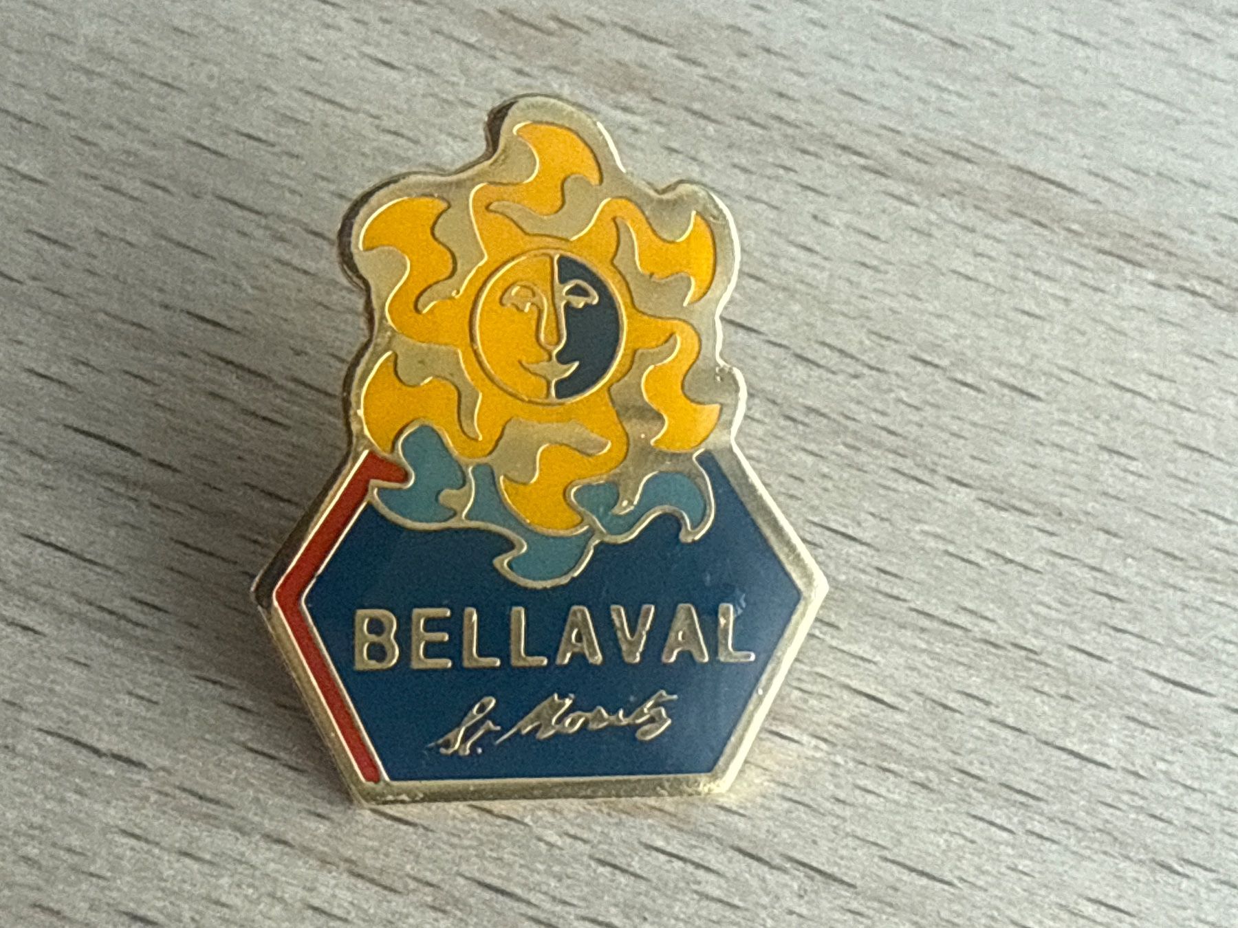Placchette & Badge: Pin Bellaval St. Moritz – Usato da Glattbrugg venduto da Schweigmatt