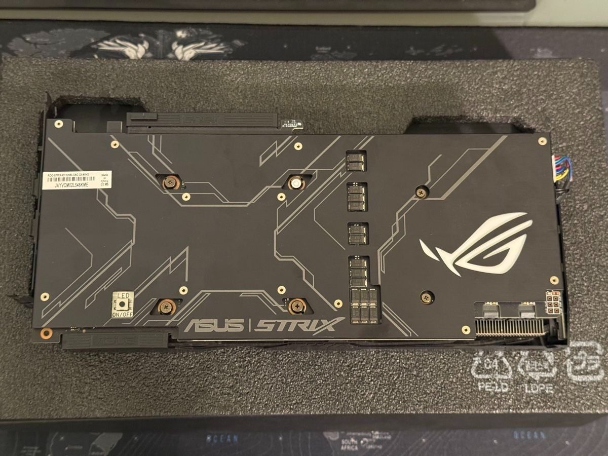 Schede grafiche: ASUS GeForce ROG STRIX RTX 2080 O8G – Usato da Montmollin venduto da Aleexsa 1