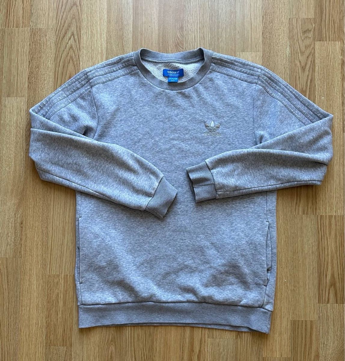Adidas Pullover & Sweatshirts: Adidas Originals Pullover  – Gebraucht aus Pfäffikon ZH von Nataliia. 1