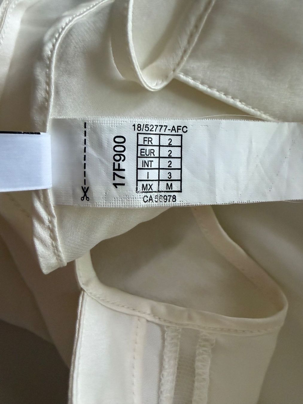 Top: Seiden Camisole mit Spitzendetails, Grösse M, neuwertig – Nuovo (secondo la descrizione) da Wilen b. Wollerau venduto da rosmarin13 3