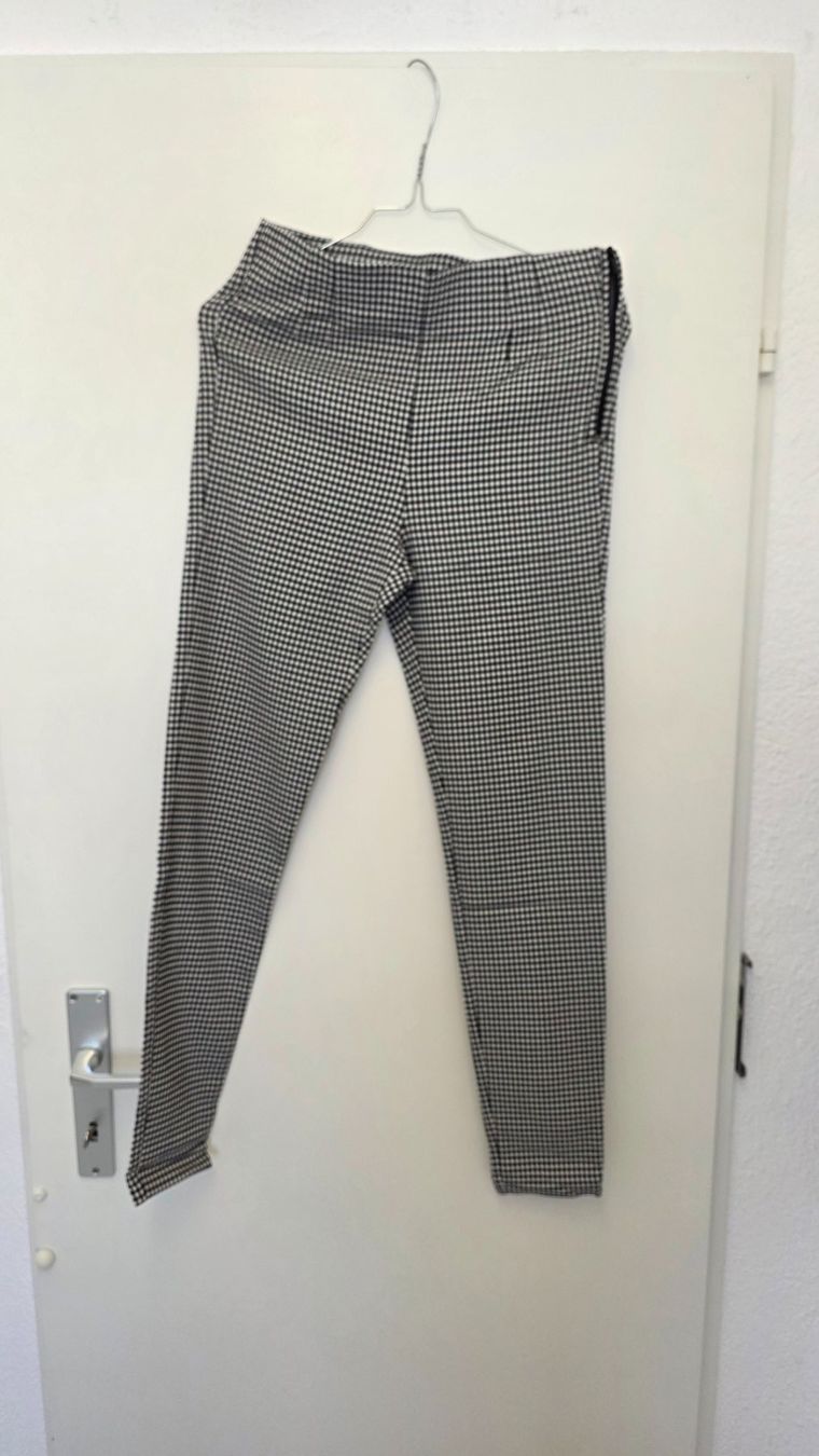 Zara Pantaloni: Hose – Usato da Dübendorf venduto da Jolenia 1