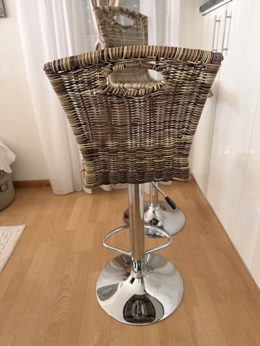 Hocker: 2 Barhocker Rattan – Gebraucht aus Kloten von Teo3ko 3
