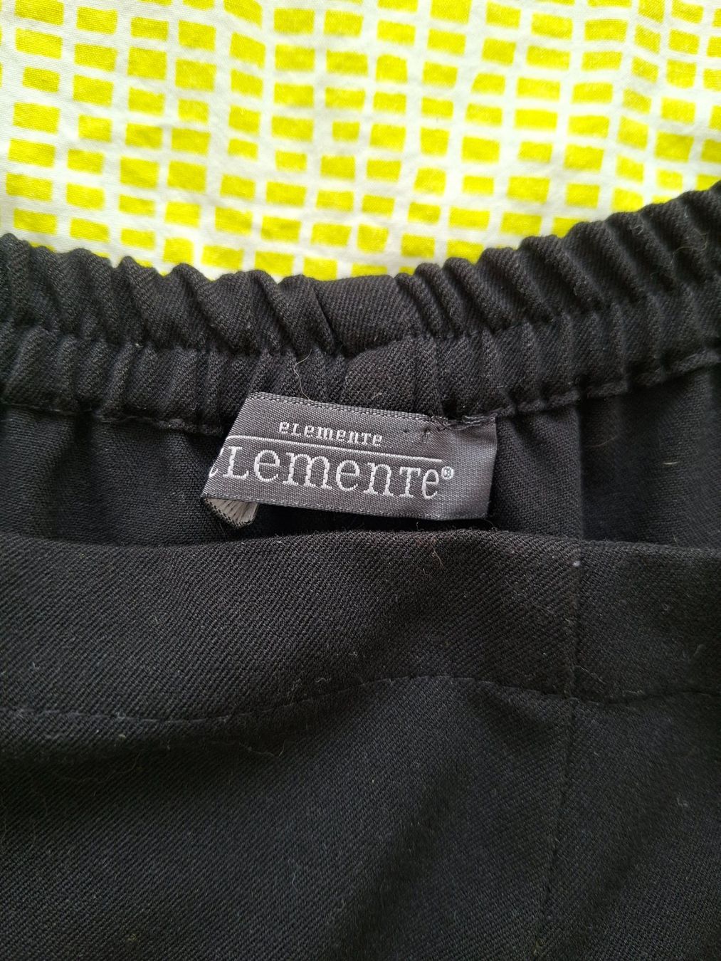 Pantaloni: Hose Elemente Clemente 46 – Usato da Biel/Bienne venduto da NinaArnes29