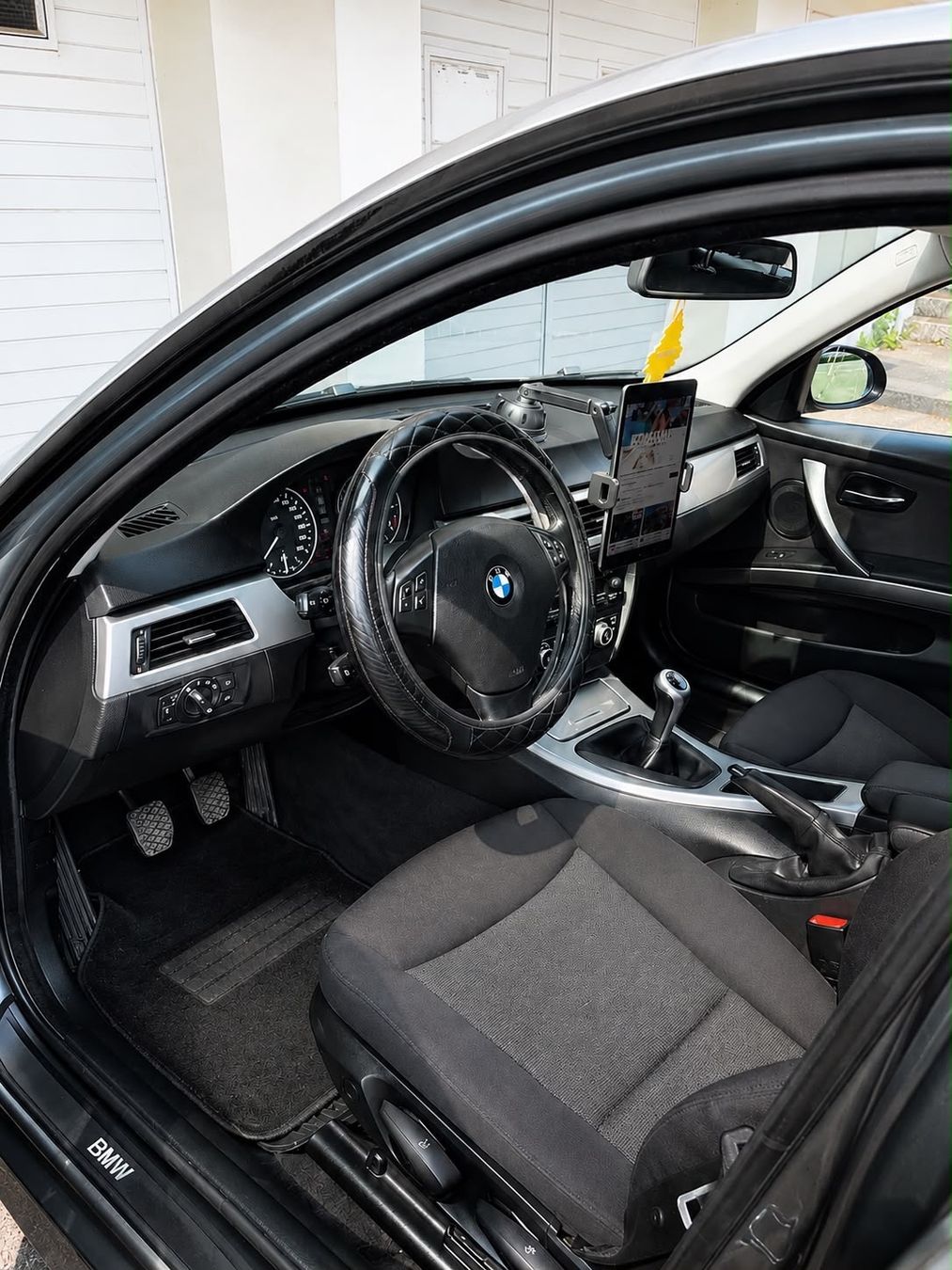 BMW Autos: BMW 318i E90 – Gebraucht aus Basel von nou_2yzh 2