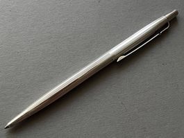 Caran d’Ache Madison Dreh-Kugelschreiber - versilbert ZI