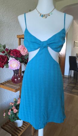 Summer beach dress size 38, turquoise, cut-out detail
