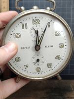 Wunderschöner alter Wecker Nr79 PETER  REPEAT ALARM