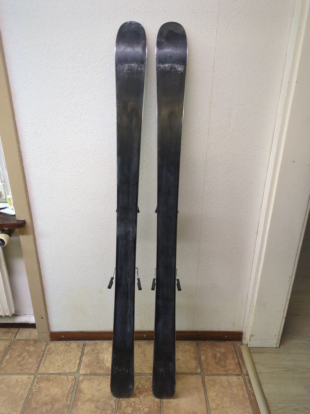 Sci: E-Swiss Ski 153cm – Usato da Münsingen venduto da guschtu 1
