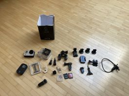 GoPro Hero 3 Silver Edition mit viel Zubehör zu verkaufen!