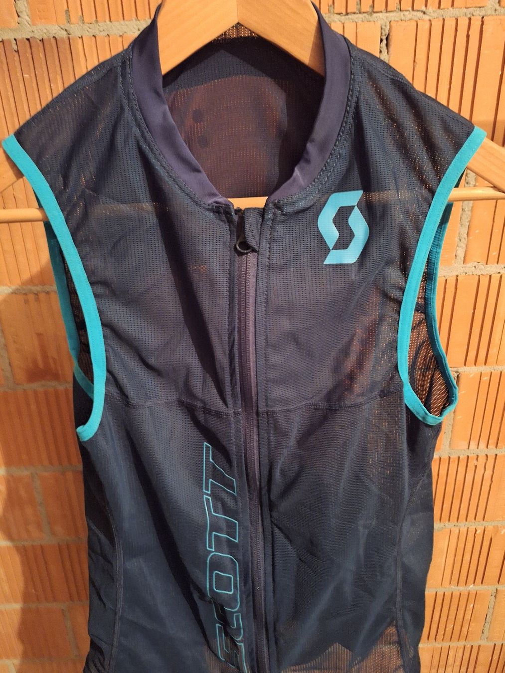 Scott Gilets: Rückenpanzer, Scott, Gr. M – D'occasion à Bremgarten par tiz_x5xc