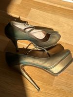 Pumps Yves Saint Laurent goldfarben Size 41