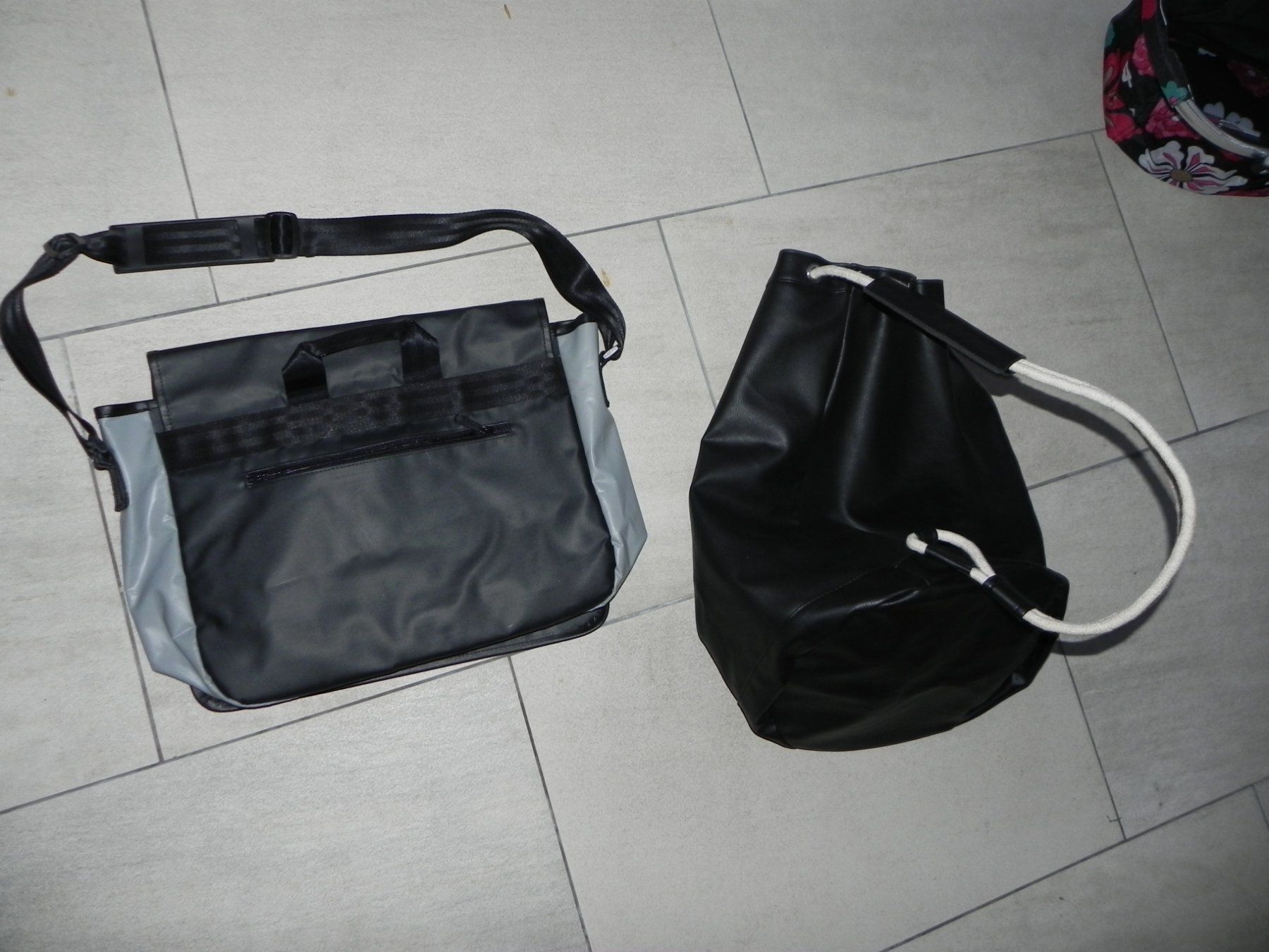 Borse: Taschen Set schwarz/grau 2 Stk – Usato da Stallikon venduto da pcerny16 1