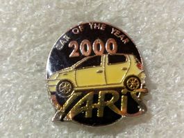 Ansteckpin 177: Toyota Yaris - Car of the Year 2000