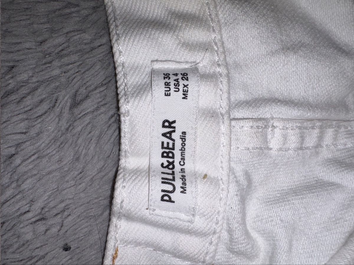 Pull&Bear Pantaloni: Jeans Shorts Pull and Bear weiss Grösse 36 gebraucht – Usato da zürich venduto da najoro 1