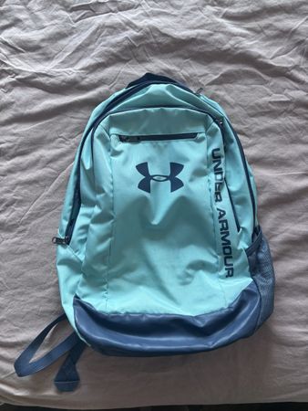 Under Armour Backpack – Great Condition, Ready to Go 🚀