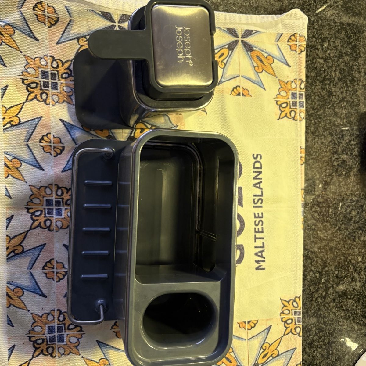 Joseph Joseph Elettrodomestici da cucina: Joseph Joseph surface sink caddy and soap pump – Usato da Pully venduto da Sell_it_all 4