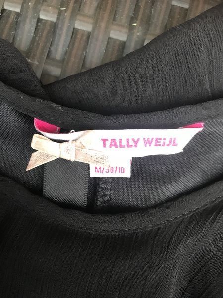 Kleider: Damen Mädchen Kleid Schwarz M – Gebraucht aus Bergdietikon von antovale 1