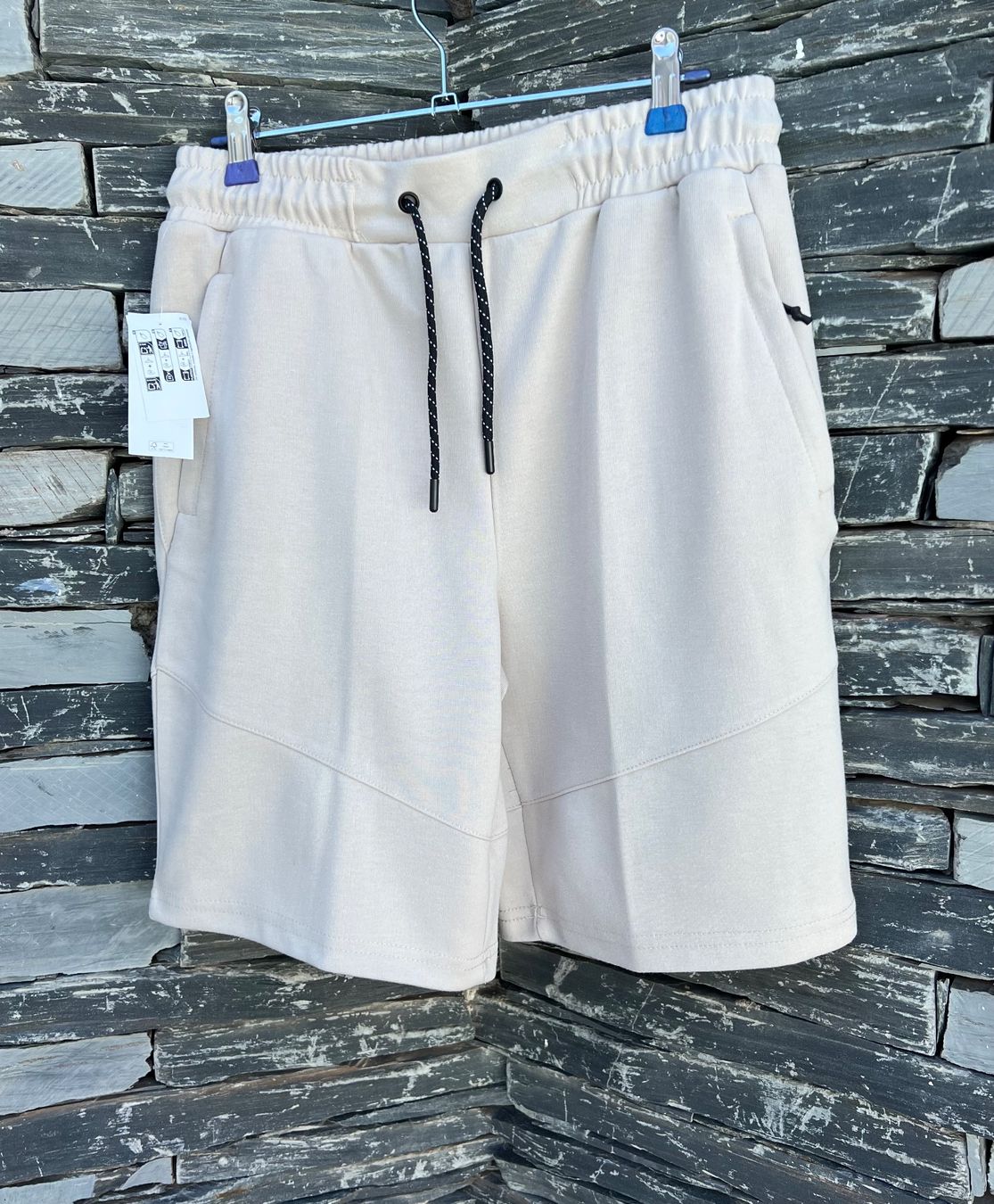 Pantaloni: Cremefarbene Short – Nuovo e nell'imballaggio originale da Tagelswangen venduto da fireiceprincess