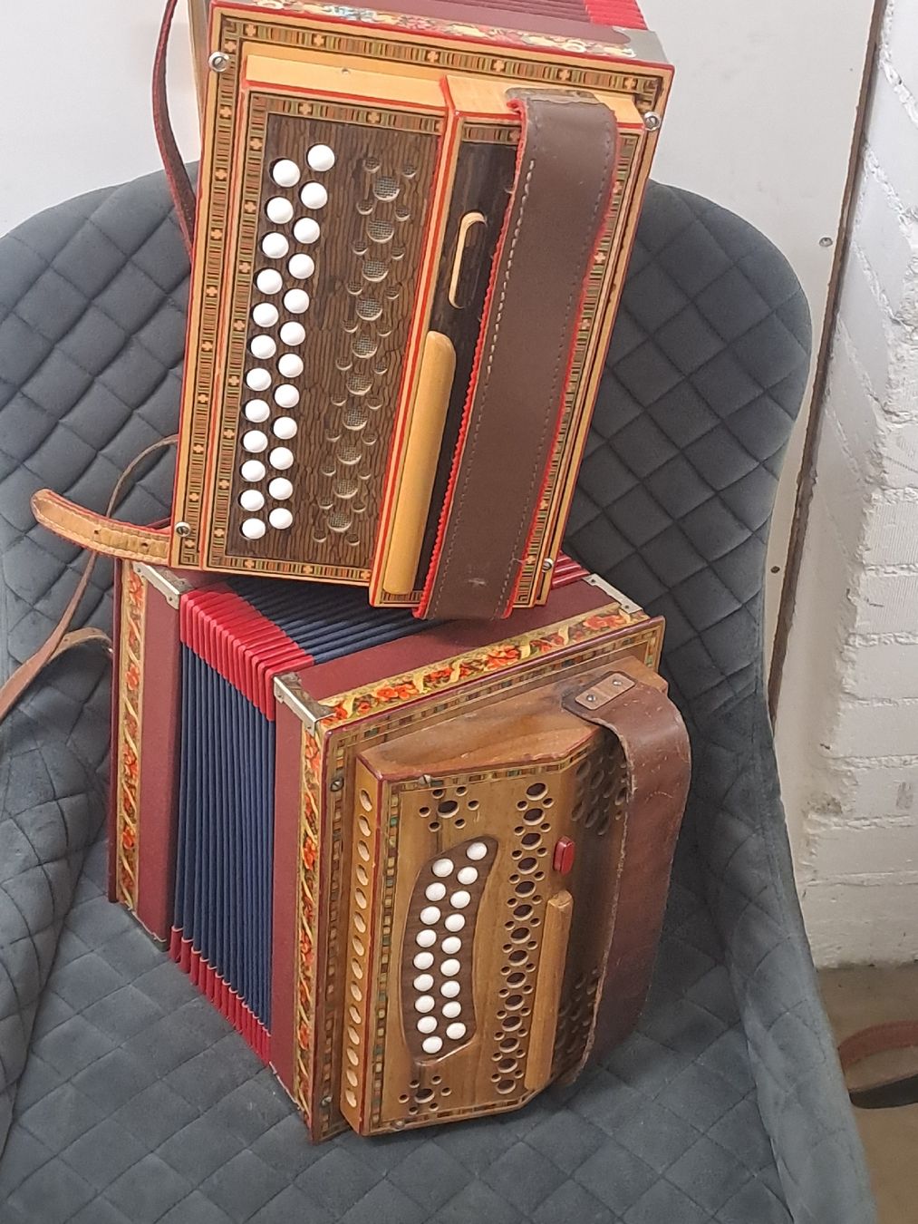 Instruments de musique: 2 schwyzerorgeli – D'occasion à Villeneuve par BibiVintage 3