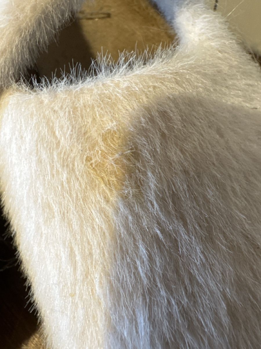 Scarpe da donna:  Ballerinas Plüsch beige Gr40  – Usato da Mönthal venduto da Shaycat13 2