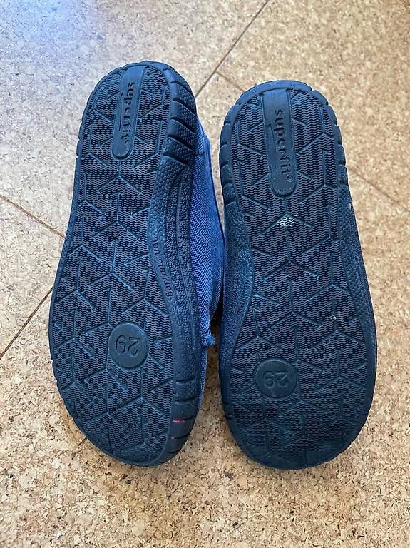 Superfit Schuhe für Jungen: Hausschuhe Superfit Bälle in Gr. 29 – Gebraucht aus Muri b. Bern von dindlerothler 1