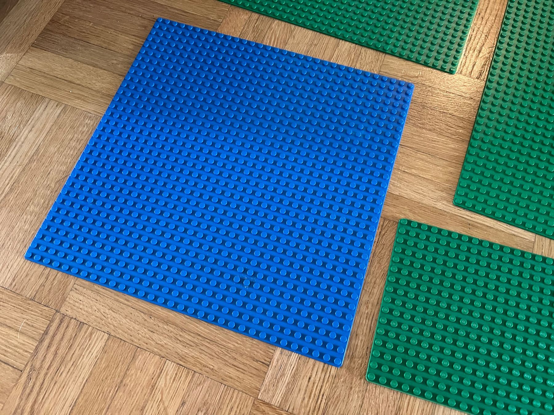 Lego Spielzeuge: LEGO Grundplatten und Strassenplatten – Gebraucht aus Steffisburg von Mamschi 1