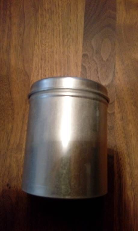 Contenitori & Simili: Antike Aluminium Bienenhonigdose – Usato da Mettlen venduto da bri_9wmx 2