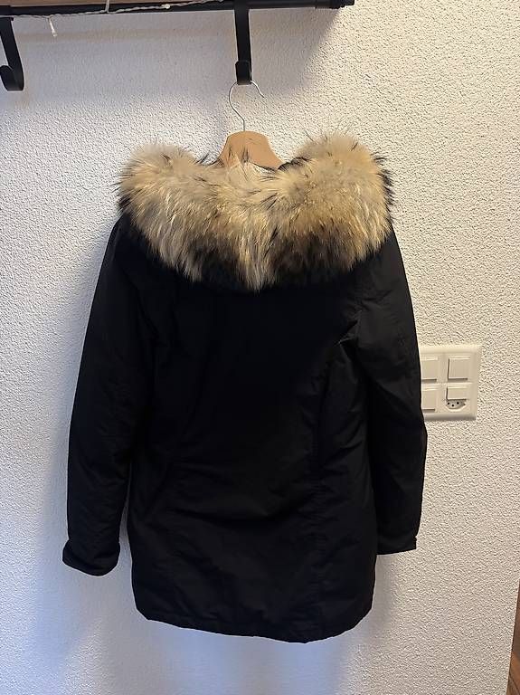 Giacche: Winterjacke Woolrich Parka Damen schwarz Gr. S – Usato da St. Gallen venduto da mustang96 1