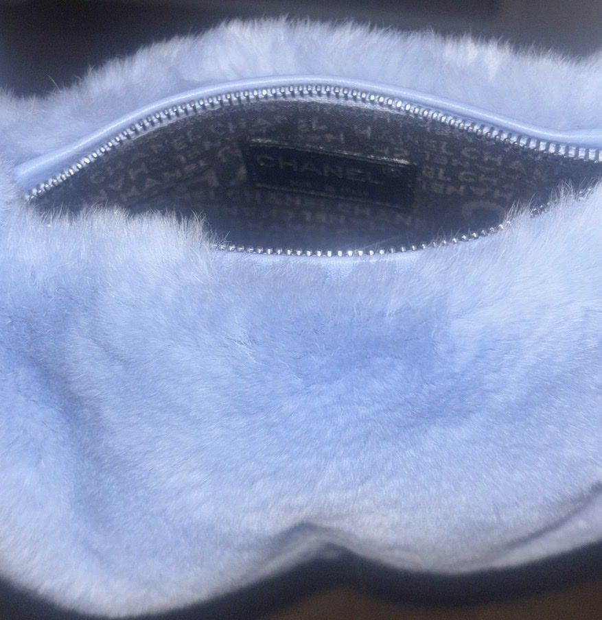 Chanel Borse da donna: Sac Chanel fourrure véritable bleu pastel – Usato da Genève venduto da ken_7mrb 2