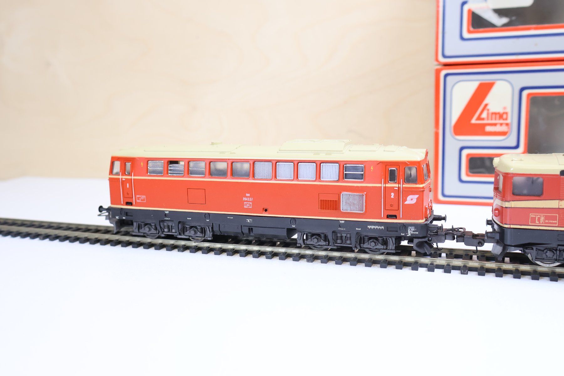 Lima Modellini di ferrovie: Lima Doppelpack ÖBB E-Lok + Diesellok H0 DC – Usato da Winterthur venduto da Monstera 2