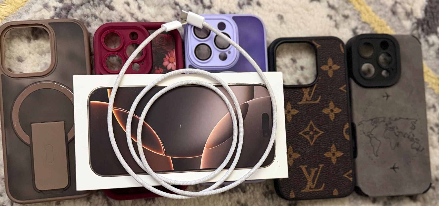 Apple Portables: IPhone 16 Pro, Gold – D'occasion à Crissier par Momo0202 5