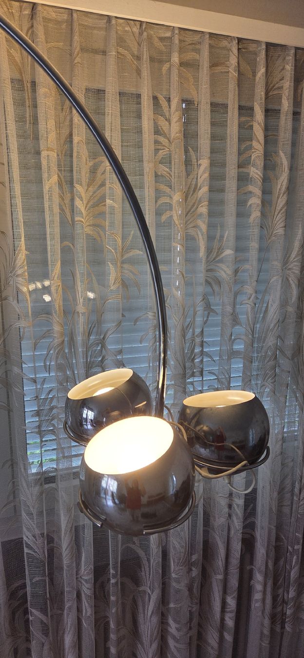 Lampes: grosse Designer Stehlampe – D'occasion à Wädenswil par weihpos 1