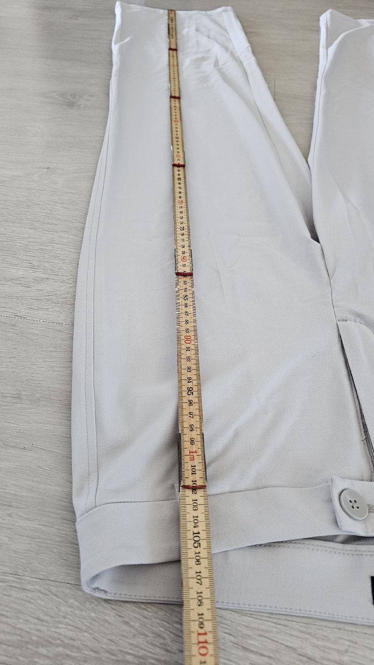 Tally Weijl Pantaloni: Tally Weijl Hose hellgrau, gr. 36 – Nuovo (secondo la descrizione) da Baden venduto da MiaNy 2