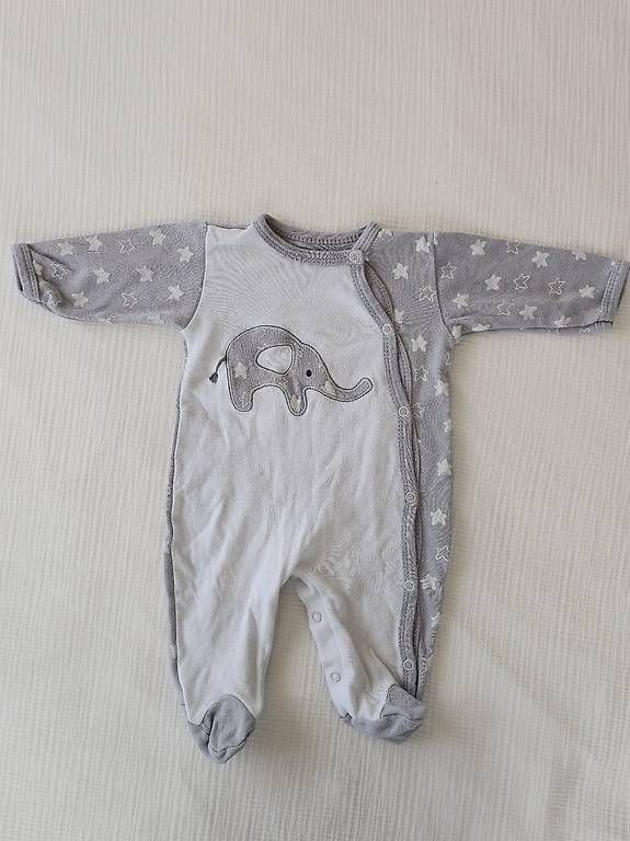 Pyjamas & Ähnliches: Baby Strampler Gr. 62 – Gebraucht aus Alpthal von M.J.A.