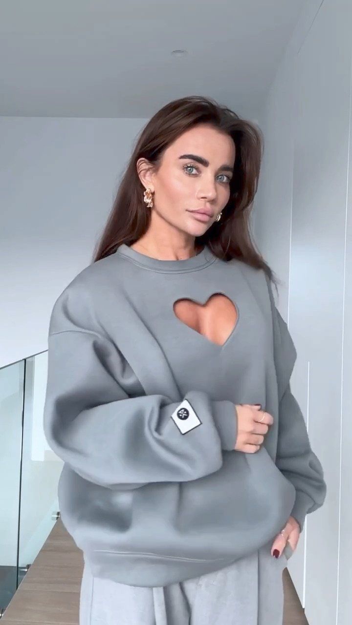 Pullover & Sweatshirts: Sweatshirt with Heart Size: S NEW – Neu und originalverpackt aus Zürich von Ms.Me-Fashion
