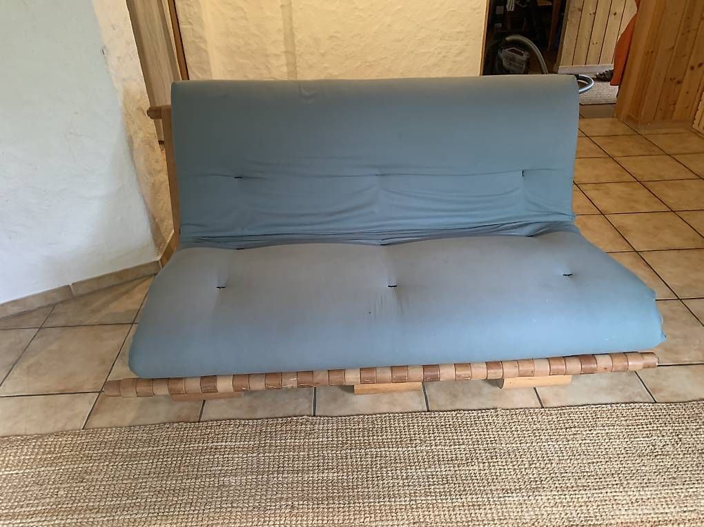 Sofas: Futon Sofa / Bett 140x200 – D'occasion à Kiental par abraxass