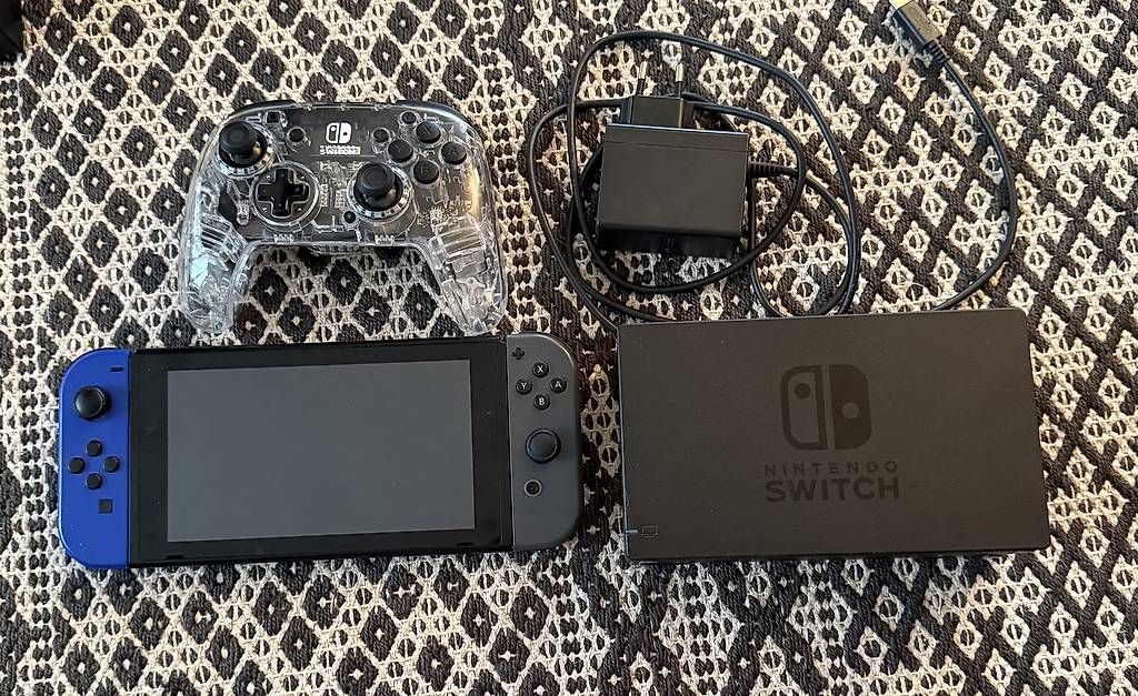 Konsolen: Switch Mit oder ohne Zubehörteile  – Gebraucht aus Lyss von lir_yv29